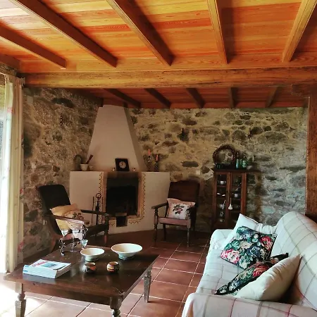 Holiday home O Lughar Darriba Fogar Natural Gallardo