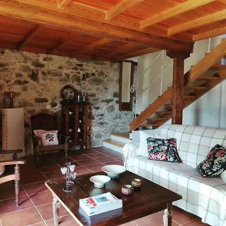 O Lughar Darriba Fogar Natural *