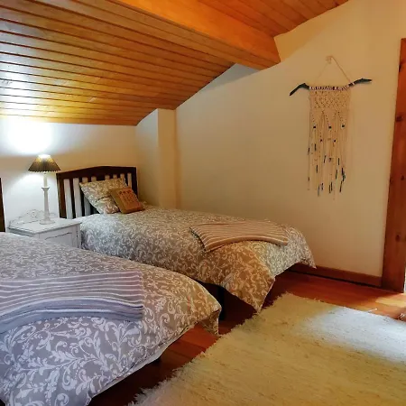 O Lughar Darriba Fogar Natural *