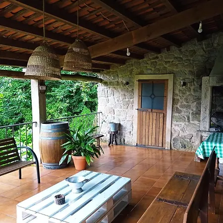 O Lughar Darriba Fogar Natural *