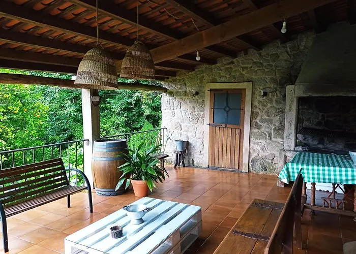 O Lughar Darriba Fogar Natural *